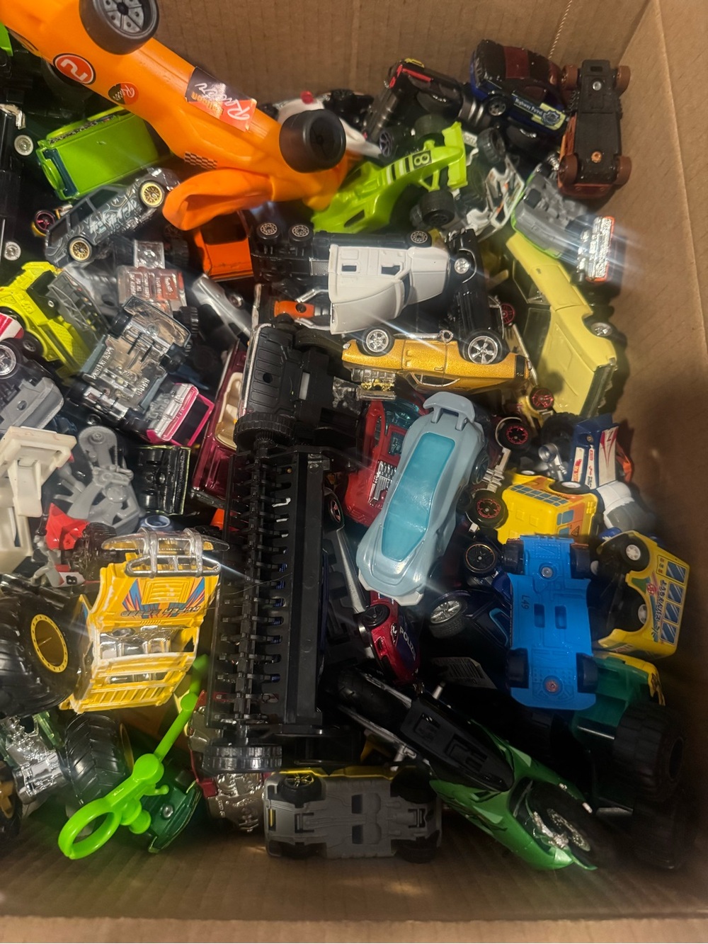 OFFERS ACCEPTED Kids Toy hot wheel Cars & assorted Vehicles - Picture 3 of 4